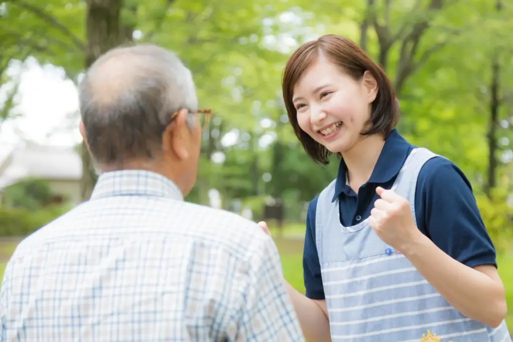 女性介護士